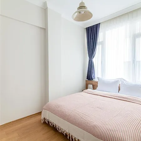 Gorgeous In The Heart Of Cihangir Stambuł